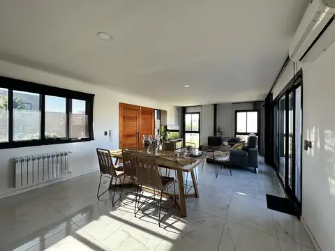 Casa en Venta al Oeste