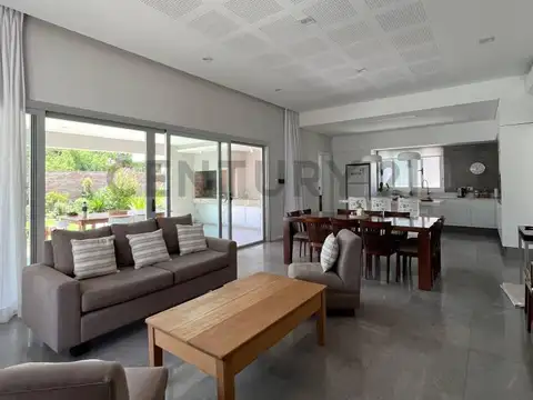 Casa Premium en venta en Rafaela, barrio Brigadier Lopez