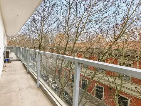 VENTA DE OFICINA CON BALCON EN LA PLATA