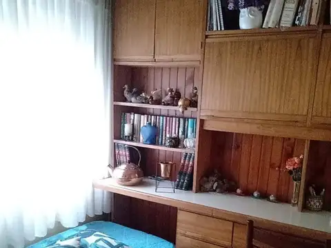 Frente a Est.Malaver 2 amb amp, dormitorios.c/placard, baño