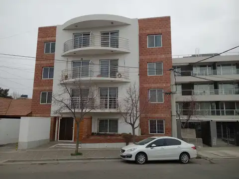 Departamento en Venta planta baja 2 dormitorios  c/ cochera - Santa Genoveva