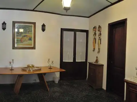 Casa en Venta con 4 cocheras
