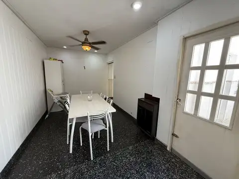 Casa 4 ambientes con 1 baño