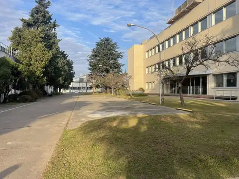 Oficina en Alquiler en Villa Lynch, USD 24.000