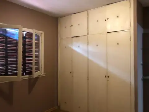 Casa en Alquiler con 1 cochera