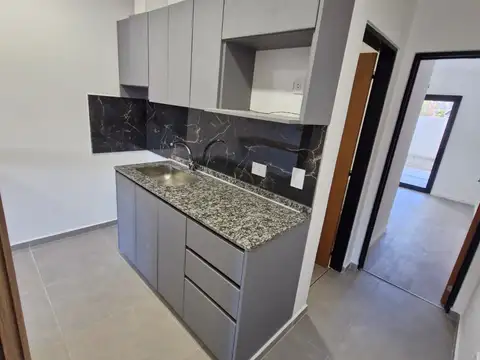 Departamento de dos ambientes en pozo en Villa Luzuriaga