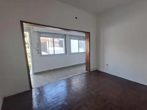 Depto Tipo Casa en Alquiler de 3 ambientes