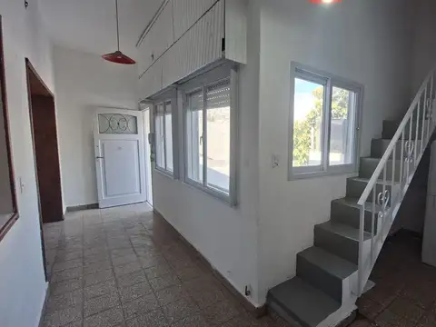 Depto Tipo Casa en Alquiler 40 años