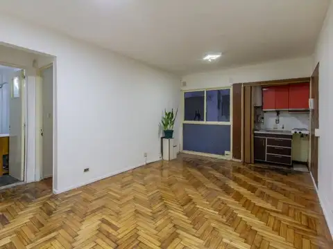 Montevideo 700 , Piso 5