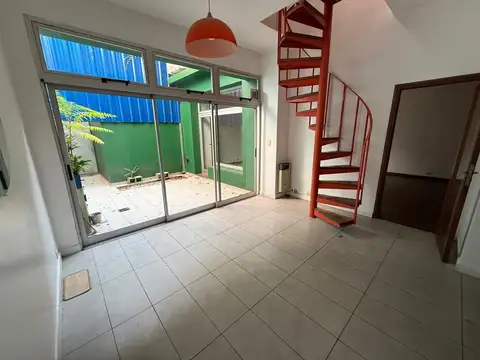 Depto Tipo Casa en Venta 50 años