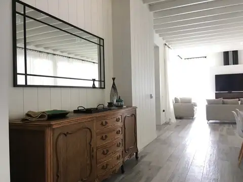 Casa en Alquiler Temporal con 1 cochera