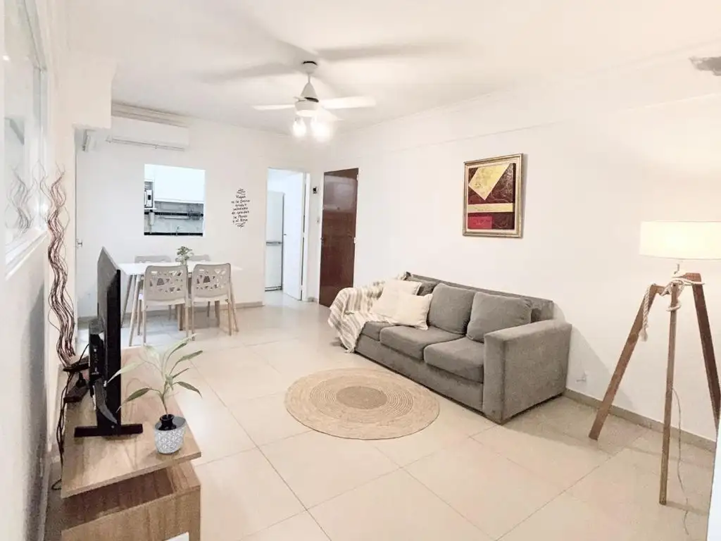 Bauness 2100, Piso 1