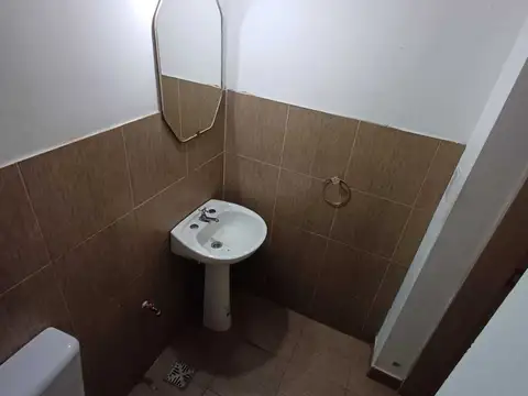 Local en Alquiler en Centro  - Zárate, $ 450.000