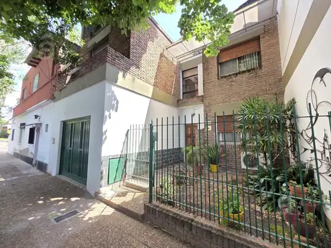 PH en Venta en Villa Ballester - Cuatro ambientes con Cochera - Patio