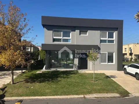 Casa 4 dormitorios en Venta en Tipas, Nordelta, Tigre. Lote interno y piscina!
