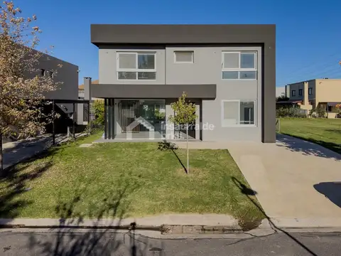 Casa 4 dormitorios en Venta en Tipas, Nordelta, Tigre. Lote interno y piscina!