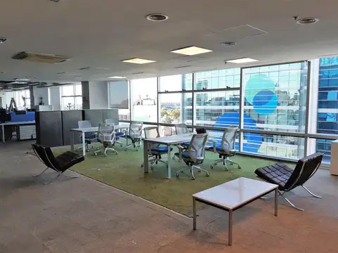 Oficina en Alquiler con 35 cocheras
