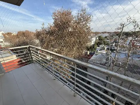 Alquiler departamento 2 Ambientes con balcón y vista abierta a ciudad – Olivos