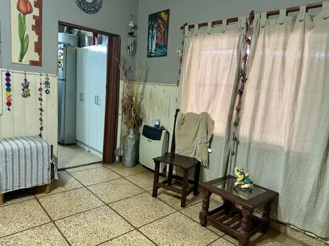 Casa 3 ambientes con 1 baño