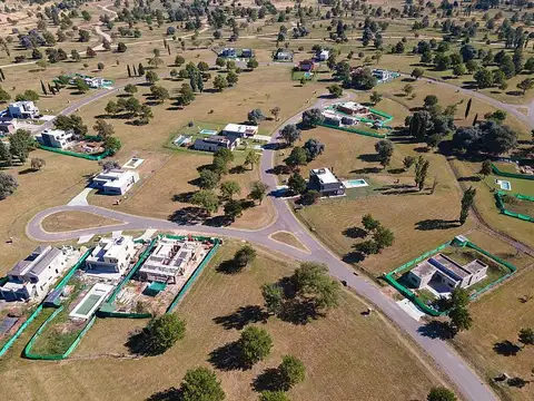 Casa de 4 ambientes A TERMINAR en Mirabosques I, Los Cardales.