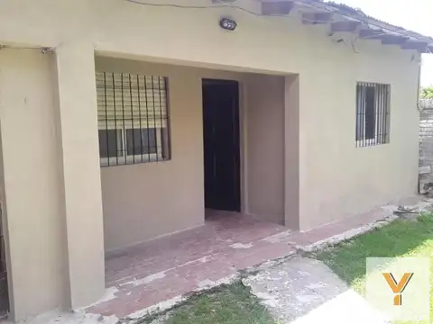 Casa en venta - 2 Dormitorios 2 Baños - 460Mts2 - Glew