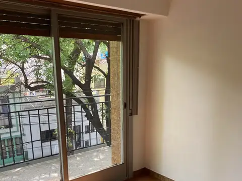 Departamento tipo casa en alquiler en Caballito