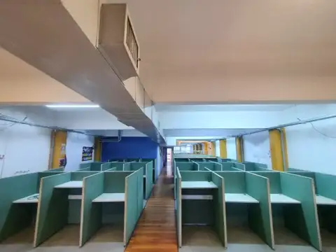 SE ALQUILA OFICINA GRANDE CON COCHERA EN BALVANERA