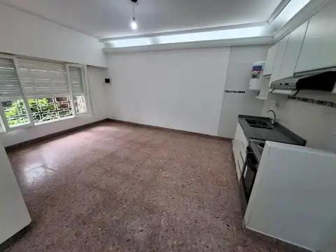 Paunero 1300, Piso PB