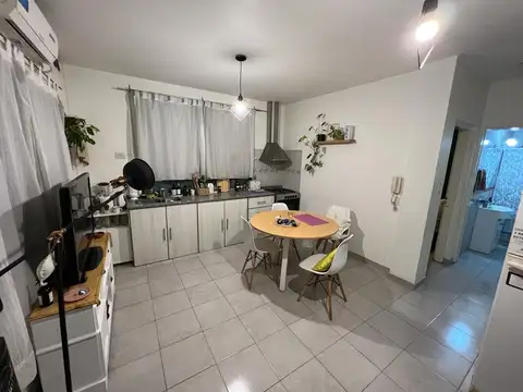 Departamento al frente ph 2 amb, ubicado en Mentruyt 272 Lomas de Zamora