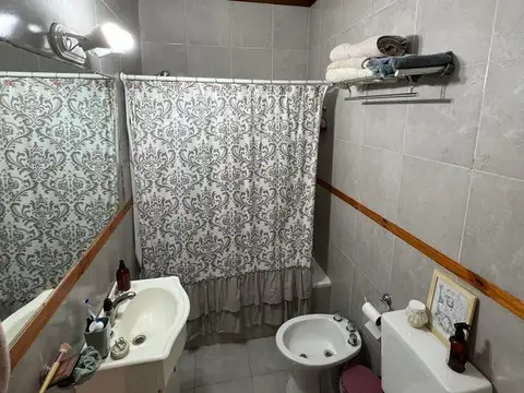 Departamento al frente ph 2 amb, ubicado en Mentruyt 272 Lomas de Zamora