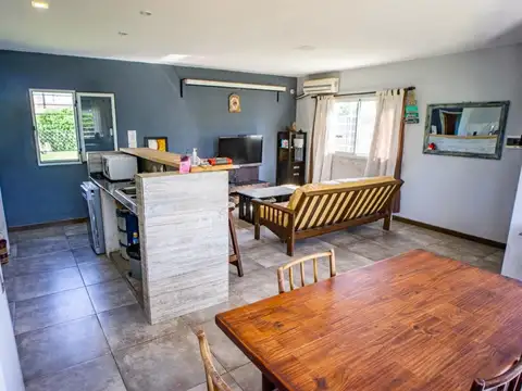 Casa 4 ambientes con 1 baño