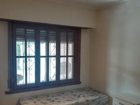 CHALET  CON 4 DORMITORIOS EXCELENTE UBICACION