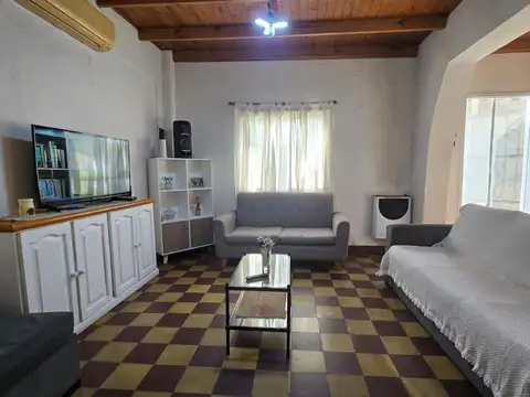 Casa 3 ambientes con 1 baño
