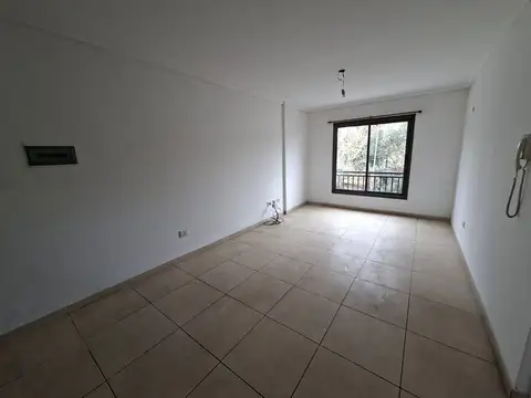 Departamento en Alquiler en Morón, $ 450.000