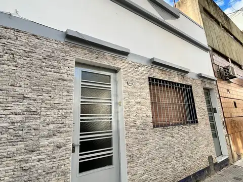 Depto Tipo Casa en Alquiler de 4 ambientes