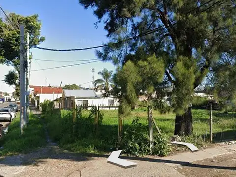 Colectora Sur Acceso Oeste y calle Lobos