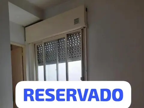 depto de 2 ambientes con patio a pasos de Av Alte Brown 