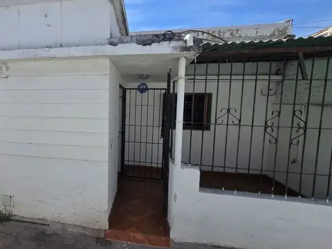 CASA DE 1 DORMITORIO EN B° CIUDADELA EN VENTA