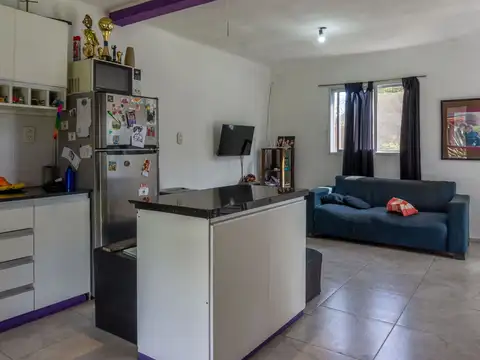 Casa 5 ambientes con 1 baño