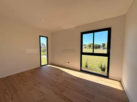 Casa  en Venta en Santa Emilia, Pilar del Este, Pilar