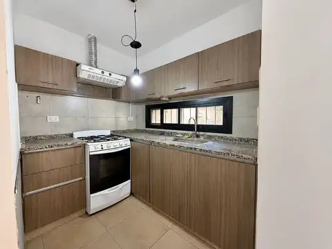 Casa 3 ambientes con 1 baño