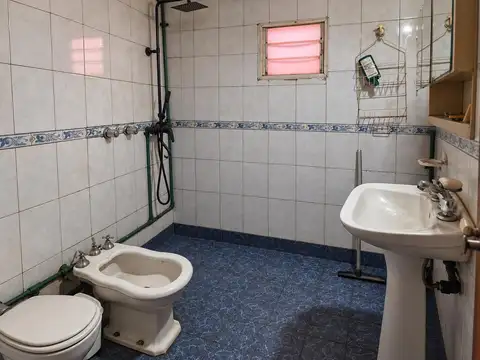 Casa 2 ambientes con 1 baño