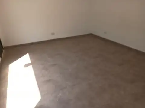 Local en Alquiler en Tierra De Sueños 3, $ 450.000
