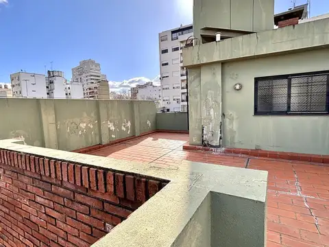 Escribano 100 venta Casa lote propio 3 dormitorios dependencias cochera fondo y terraza