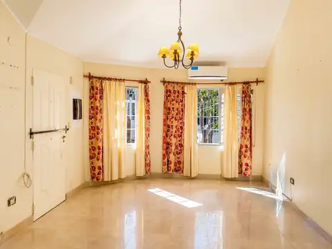 Villa Rebeca. Pje. Churrito 400