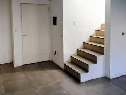 VENTA CASA 3 DORM LA NAZARENA PILAR OPORTUNIDAD