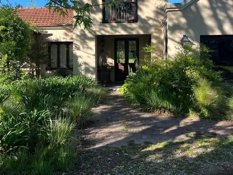 Casa en alquiler 7 ambientes con pileta y lago | Chacras del Molino