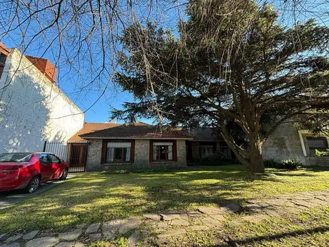 Casa en  venta barrio Porque Luro