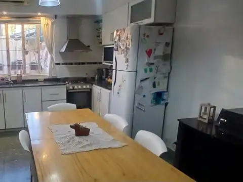 Depto Tipo Casa en Venta con 1 cocheras