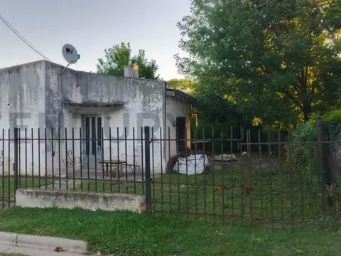 Alem 600, Piso 0